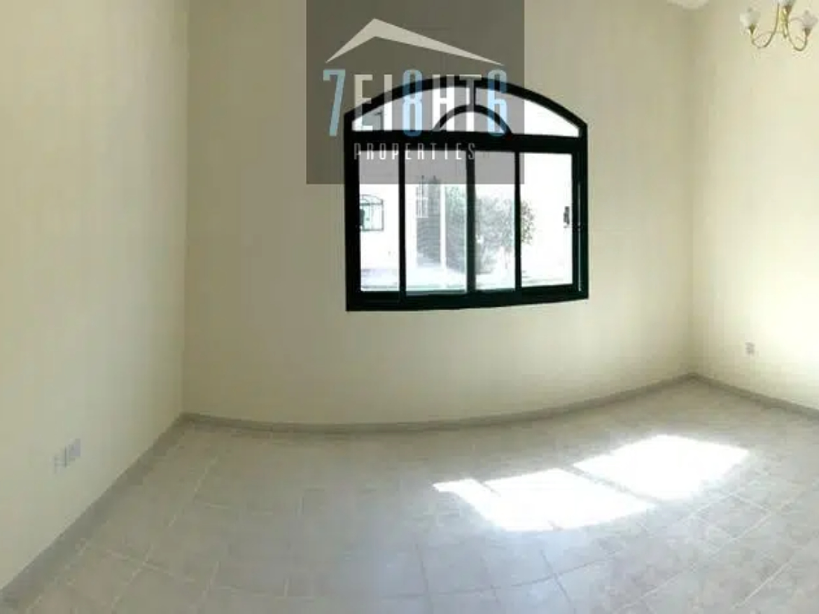 3 Bedrooms Fantastic Duplex Type Villa for Rent in Umm Suqeim 2