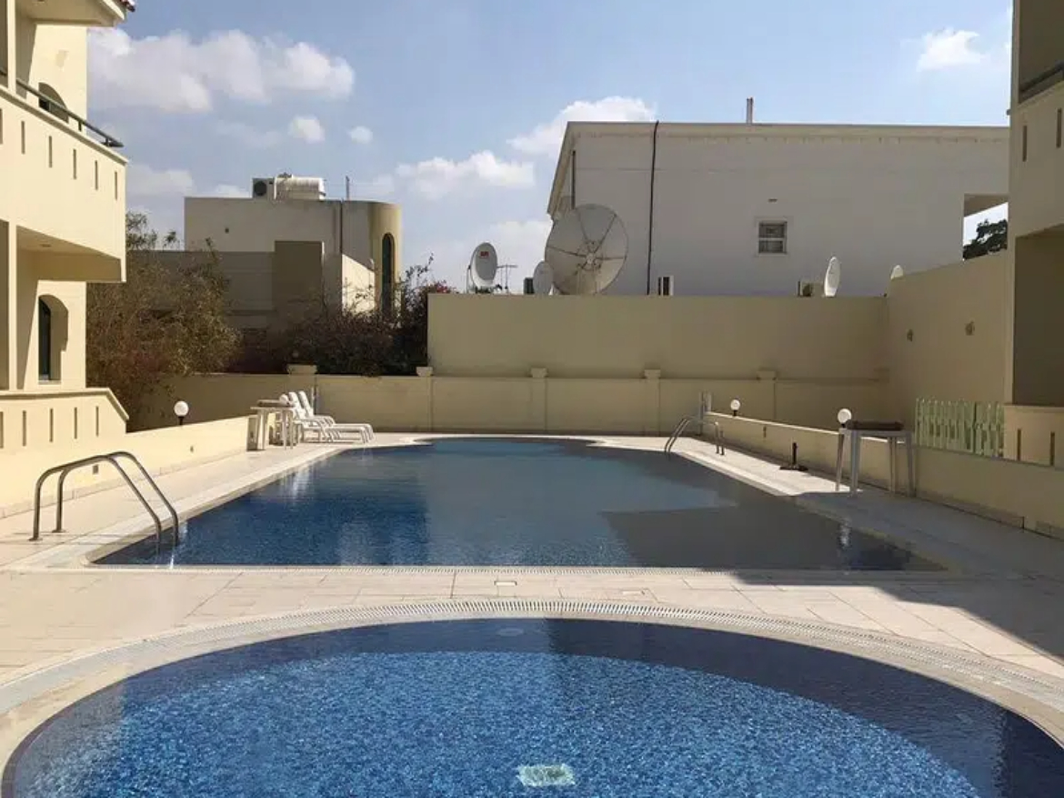 3 Bedrooms Fantastic Duplex Type Villa for Rent in Umm Suqeim 2