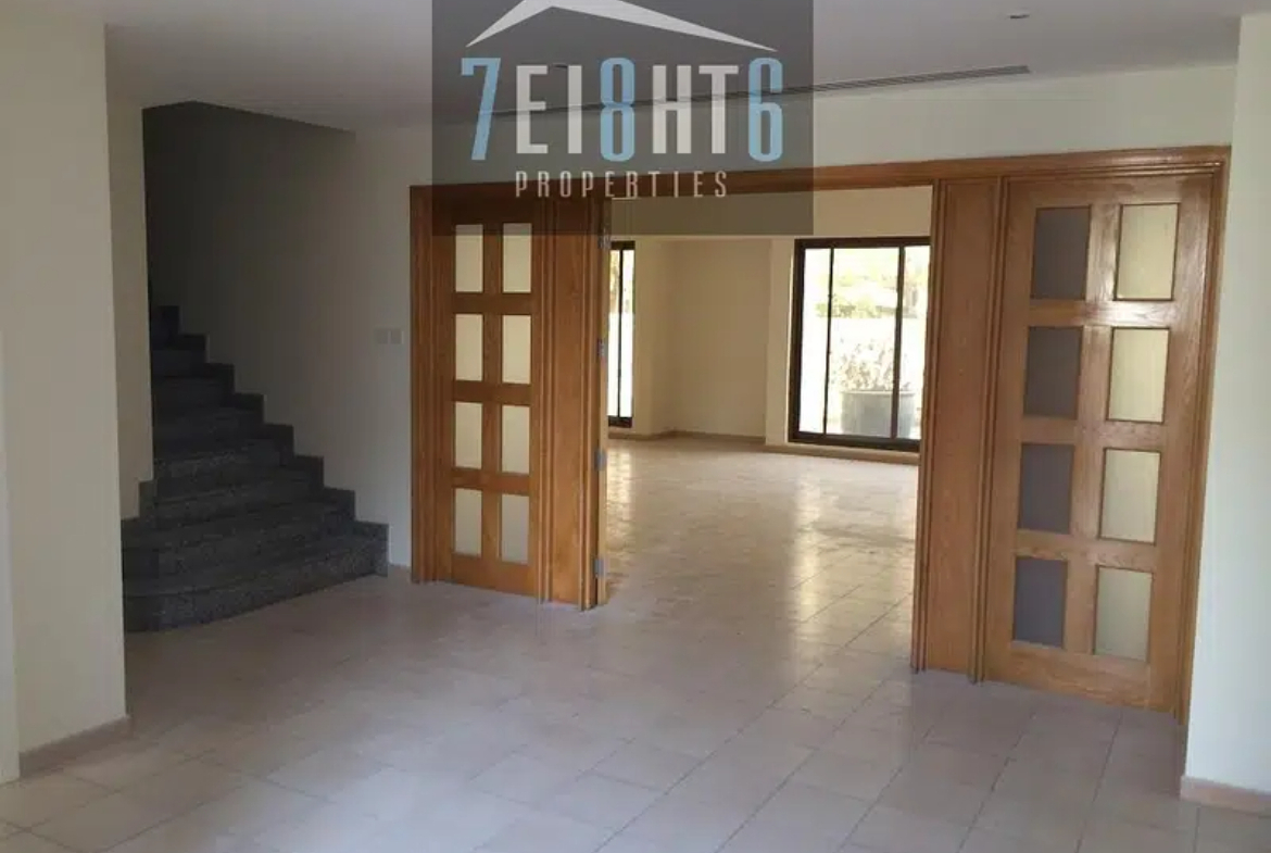 Beautifully Presented: 4 B/R Semi-Independent Villa for Rent in Garhoud