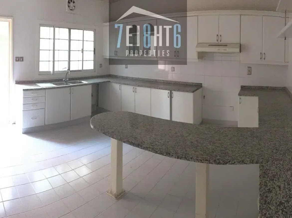 5 Bedroom Semi-Independent Compound Villa For Rent in Umm Suqeim 3