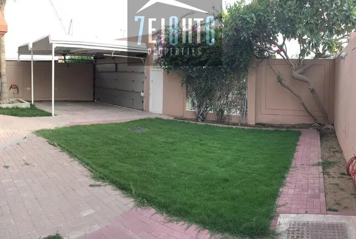 5 Bedroom Semi-Independent Compound Villa For Rent in Umm Suqeim 3