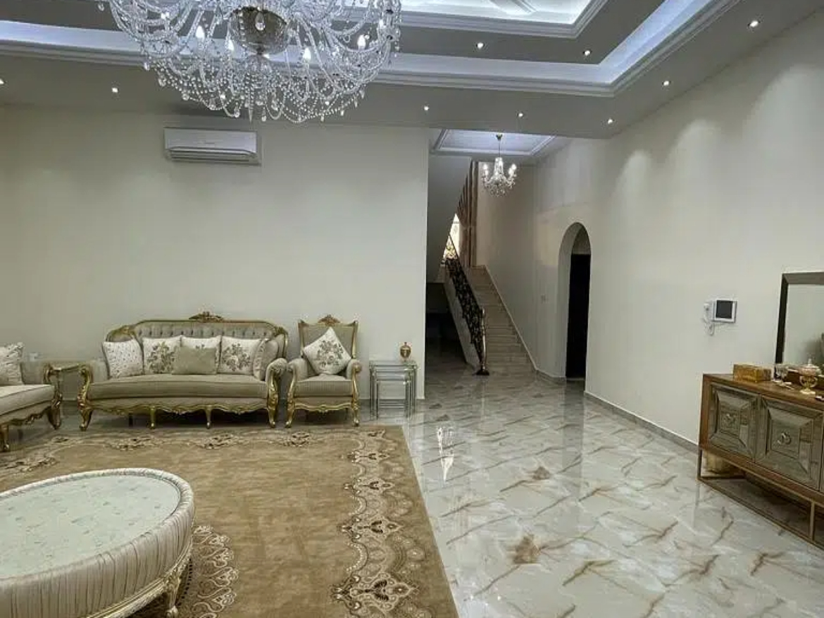 Very Spacious 5 Bedroom Villa For Rent in Al Awir