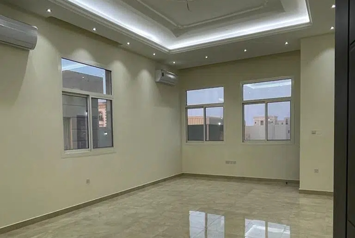 Very Spacious 5 Bedroom Villa For Rent in Al Awir