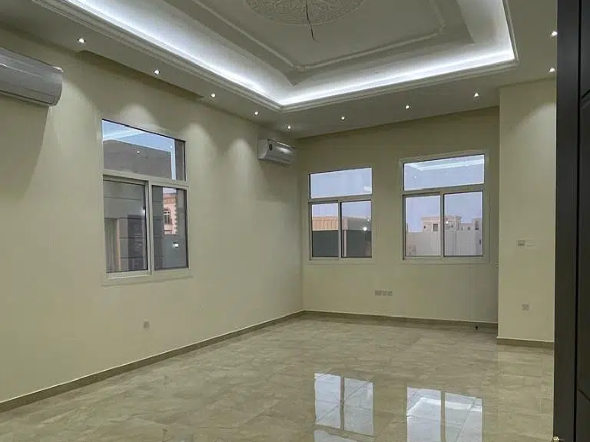 Very Spacious 5 Bedroom Villa For Rent in Al Awir