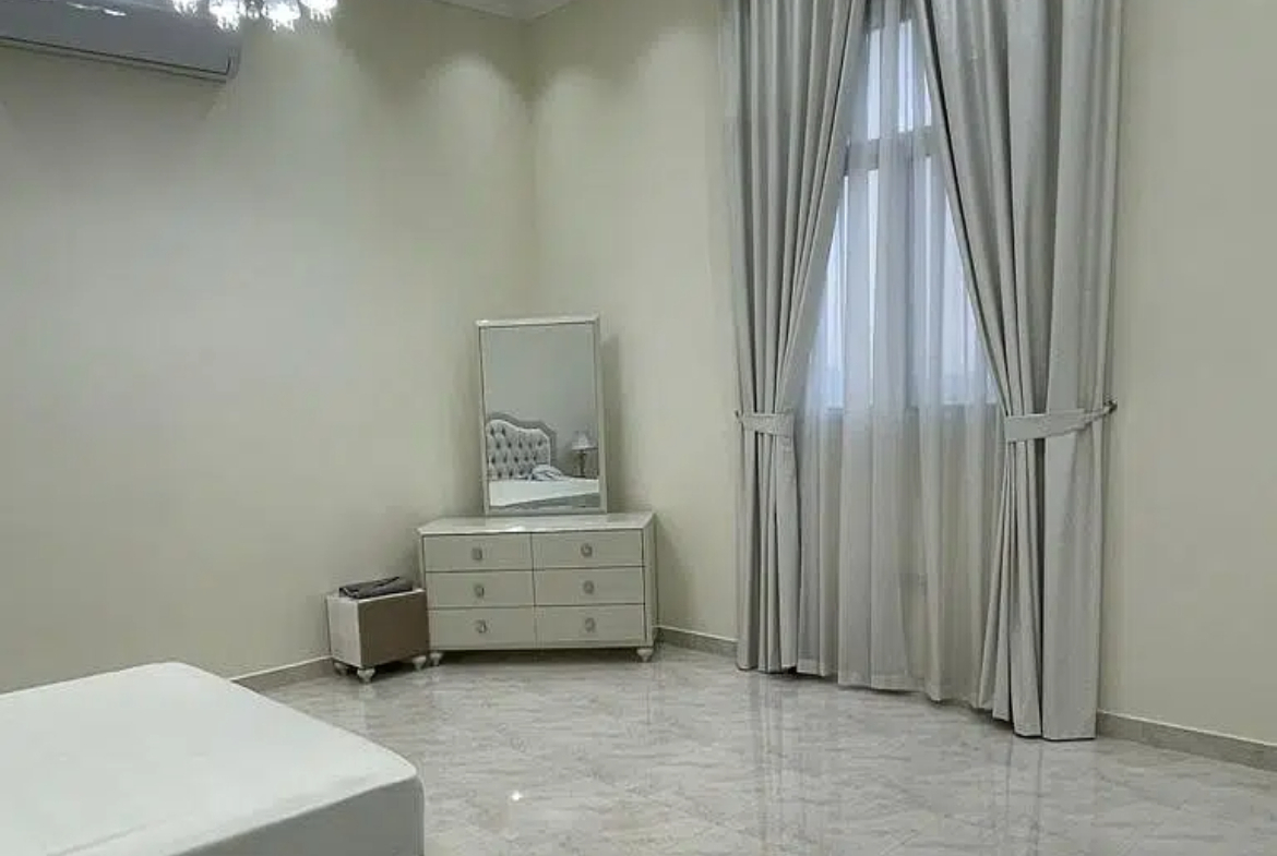 Very Spacious 5 Bedroom Villa For Rent in Al Awir