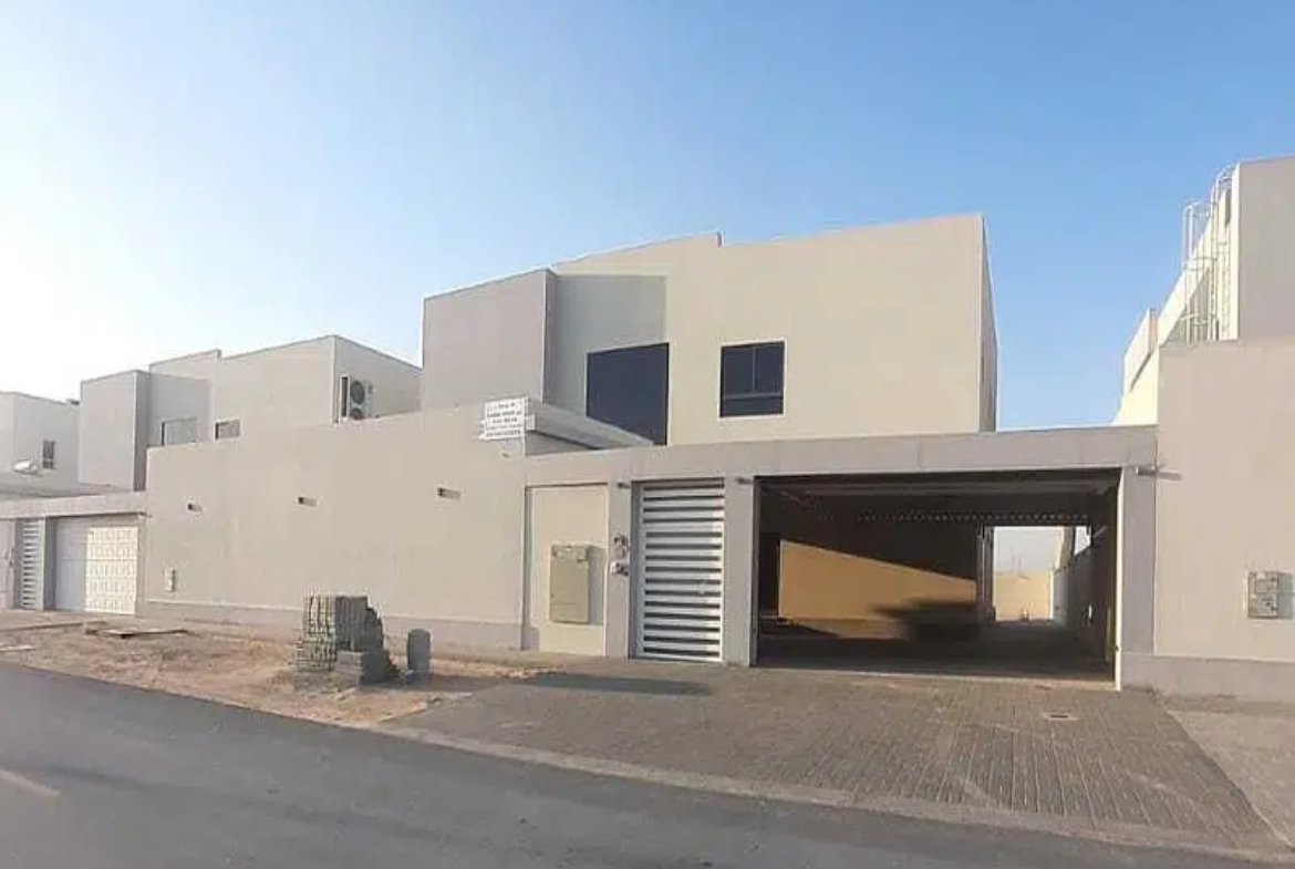 6 Bedrooms Villa for Rent in Al Khawaneej